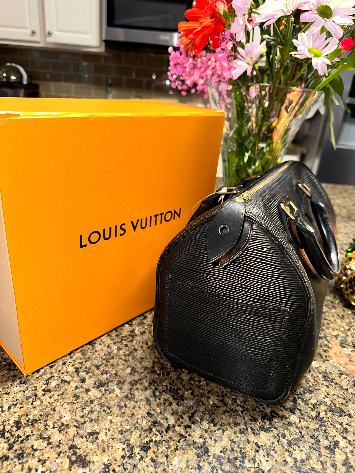 Authentic Preloved Louis Vuitton Vintage Epi Leather Speedy 25 Satchel
