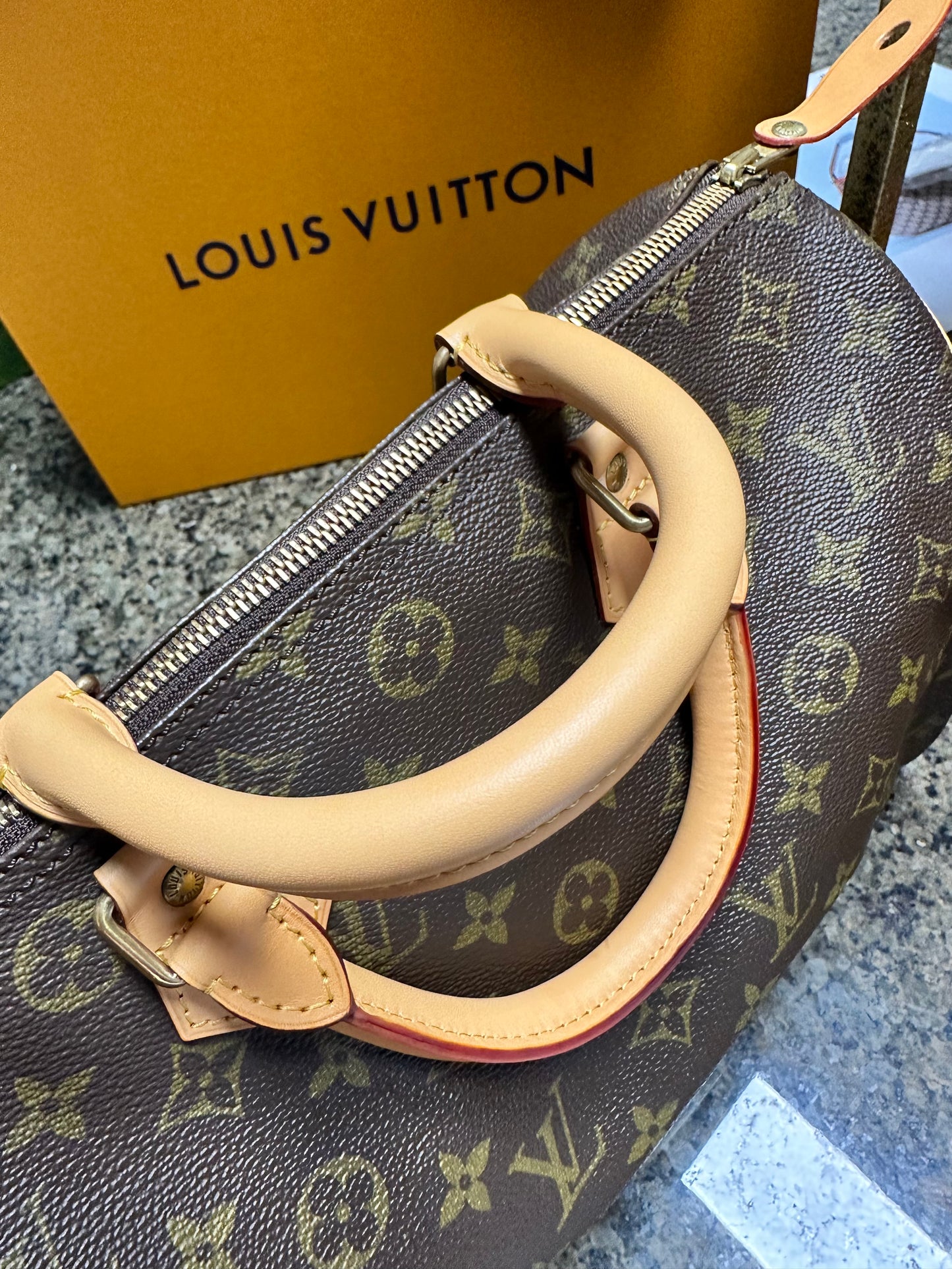 Louis Vuitton 30cm speedy