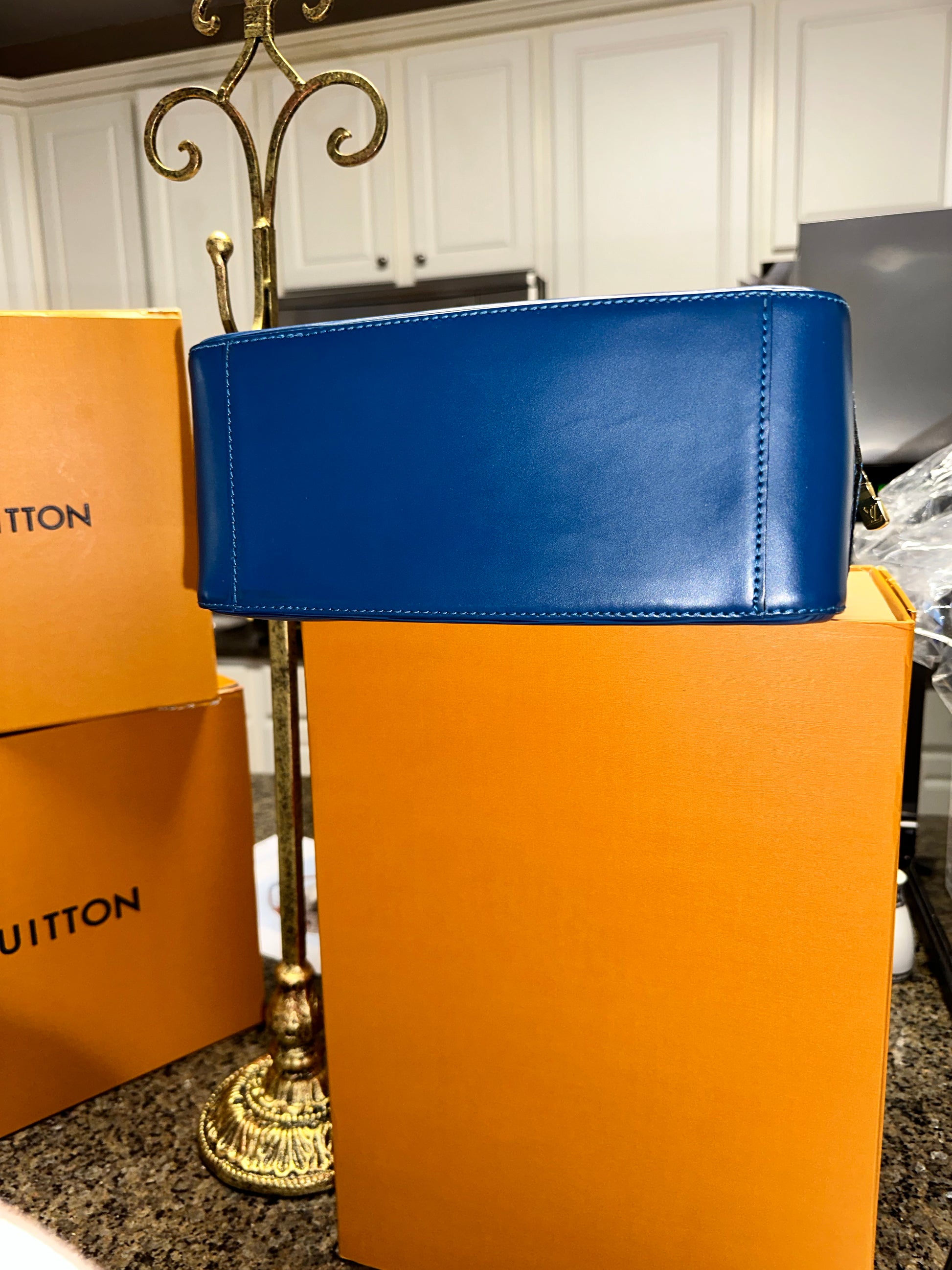 Louis Vuitton Toledo Blue Epi Leather Sablons Bag – Country Gurl Boutique